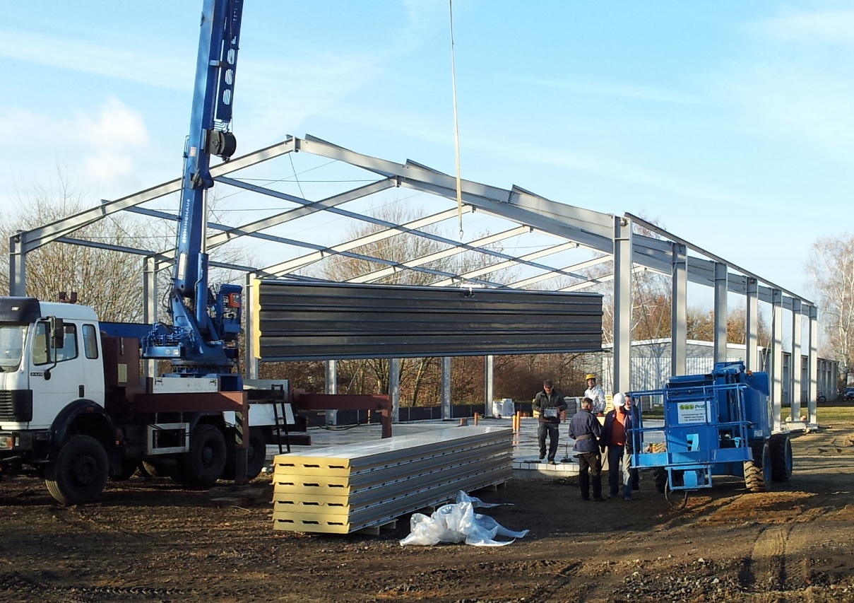 Hall construction Aufbau einer Leichtbauhalle